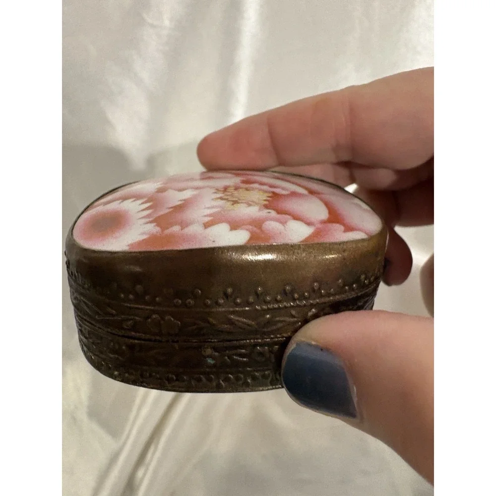 Vintage Porcelain Pottery Shard Trinket Box Pink White Flower Silver colored box